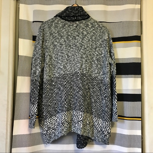 🟠 2/$20 Joe Fresh Knit Cardigan - Black & White - Picture 2 of 9